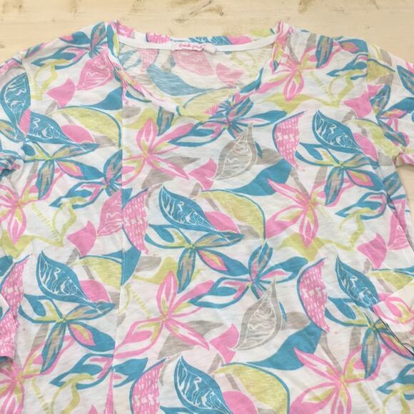 Fresh Produce 3/4 sleeve handkerchief hem flower printed scoop neck t-shirt XS - Picture 2 of 5